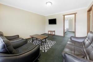 Elizabethan Lodge - Overview and Location