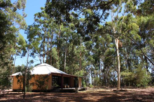 Ellensbrook Cottages - Overview and Location