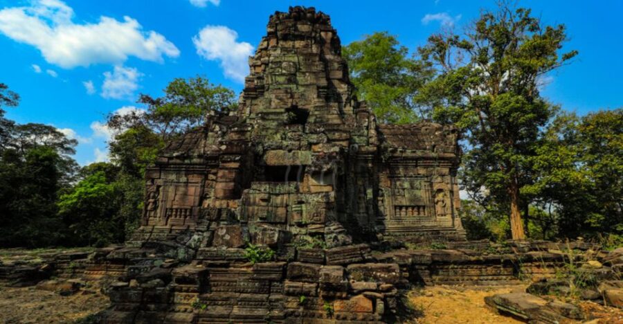 Explore The Beautiful Day View With Angkor Gondola Boat Ride