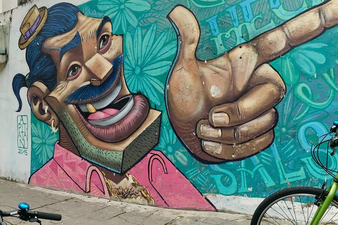 Explore Urban Quito on a Bike – Group Tour
