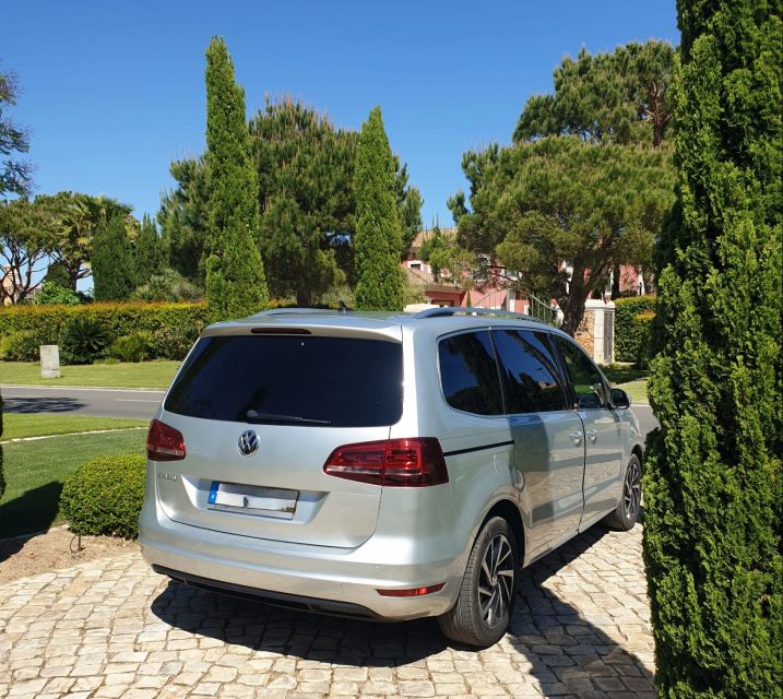 Faro Airport: Private Transfer to Albufeira & Armação Pêra