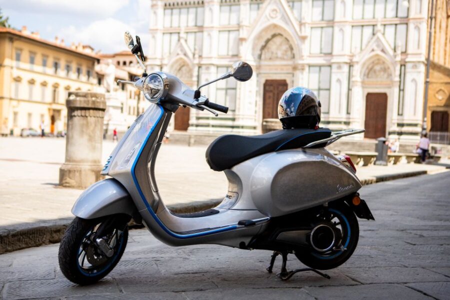 Florence: E-Vespa Rental With Smartphone Tour and Tasting