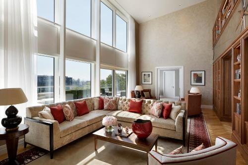 Four Seasons Hotel London at Tower Bridge Review