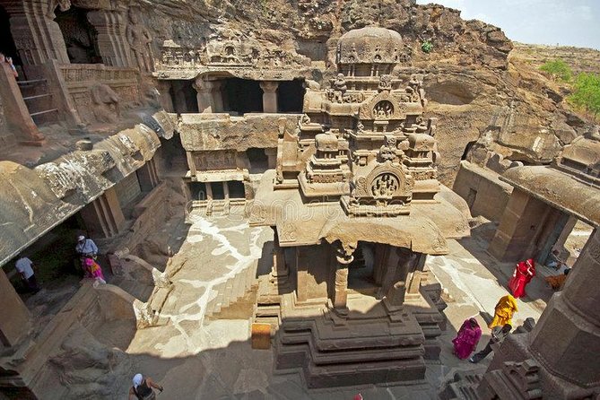 From Aurangabad: Independent 1-Day Trip to Ajanta or Ellora Caves