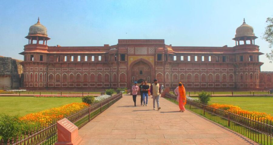 From Delhi: Private Lgbtq-Friendly Taj Mahal Tour With Lunch