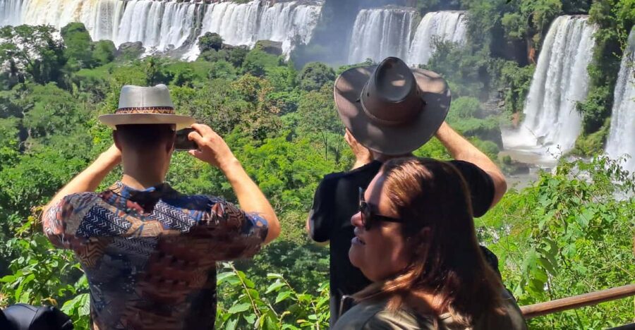 From Foz Do Iguaçu: Tour to Argentinian Falls