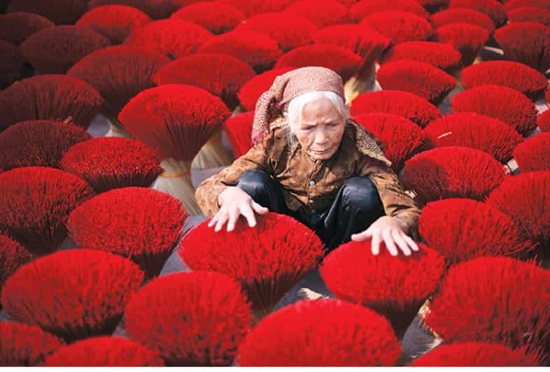 From Ha Noi: Explore Quang Phu Cau Incense Village Half Day