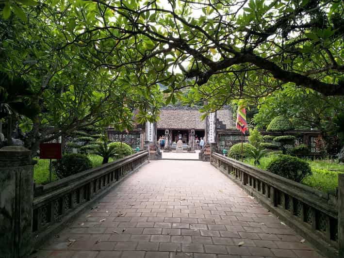 From Hanoi: Hoa Lu and Tam Coc Day Trip by Limousine