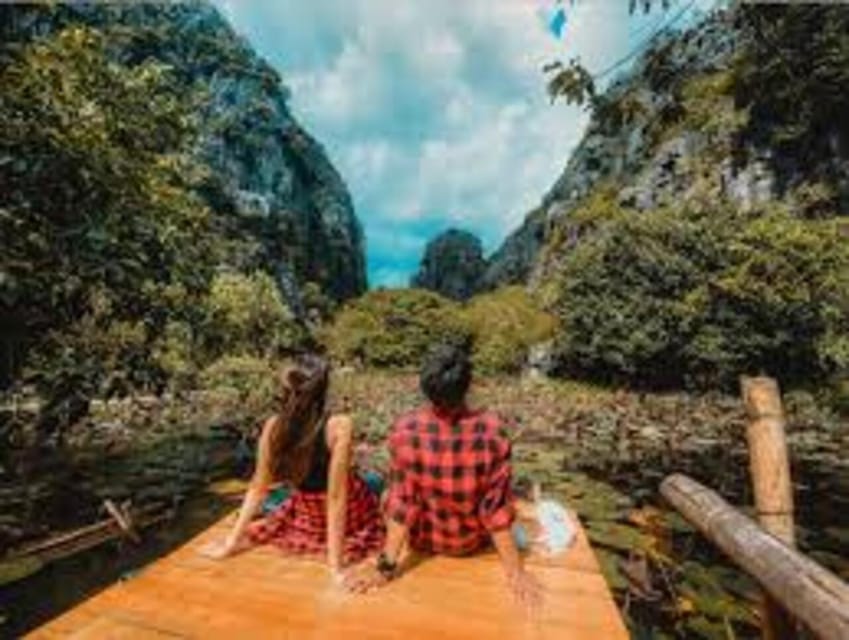 From Hanoi: Hoa Lu Tam Coc Mua Cave Lunch at Restaurant