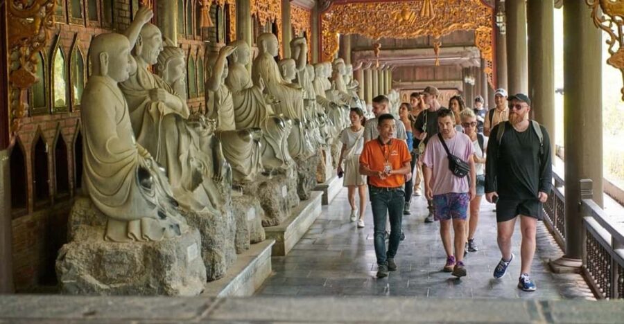 From Hanoi: Ninh Binh Hoa Lu, Tam Coc or Trang an 1 Day Tour