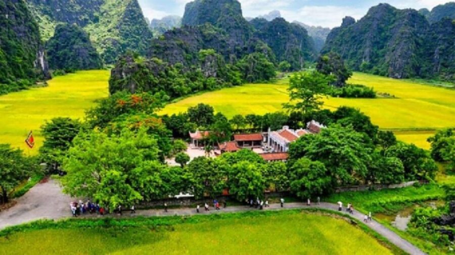 From Hanoi: Tam Coc – Hoa Lu & Mua Caves Full Day Tour