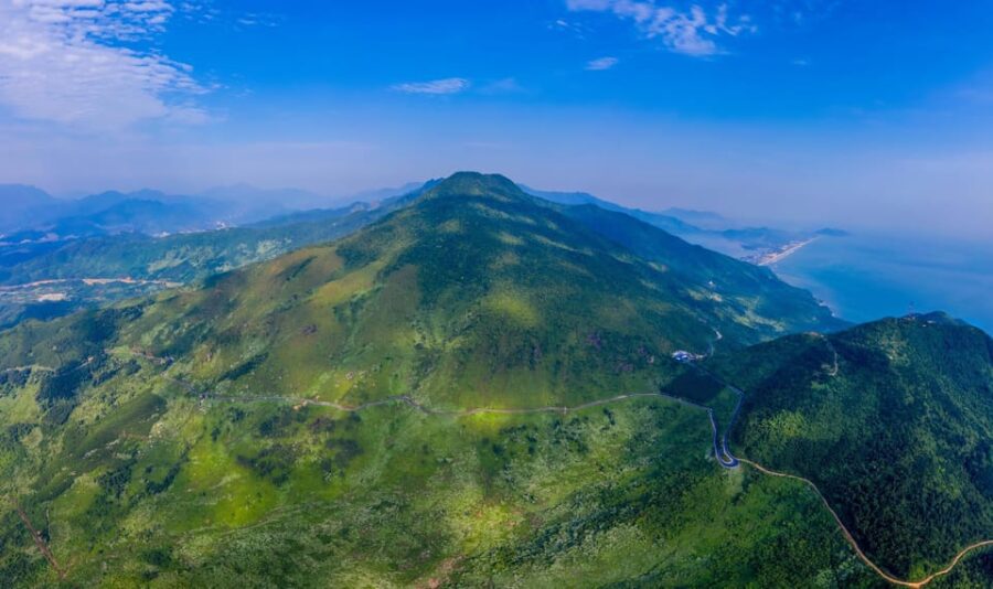 From Hue: Private Car Transfer to Hoi an With Scenic Stops