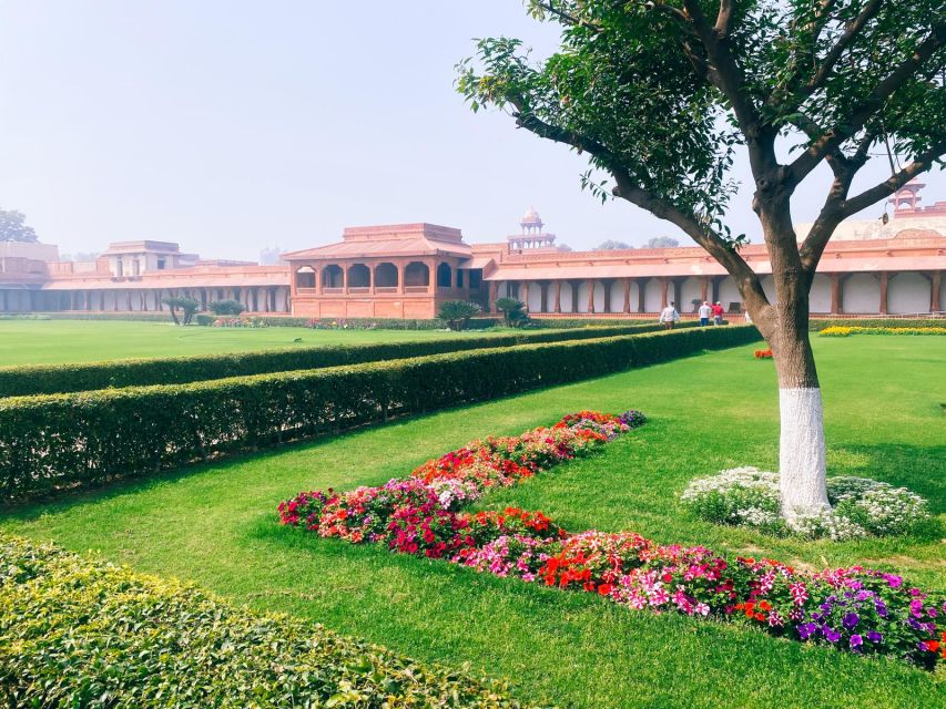 From Jaipur: Private Sunrise Tour of Taj Mahal & Agra Fort