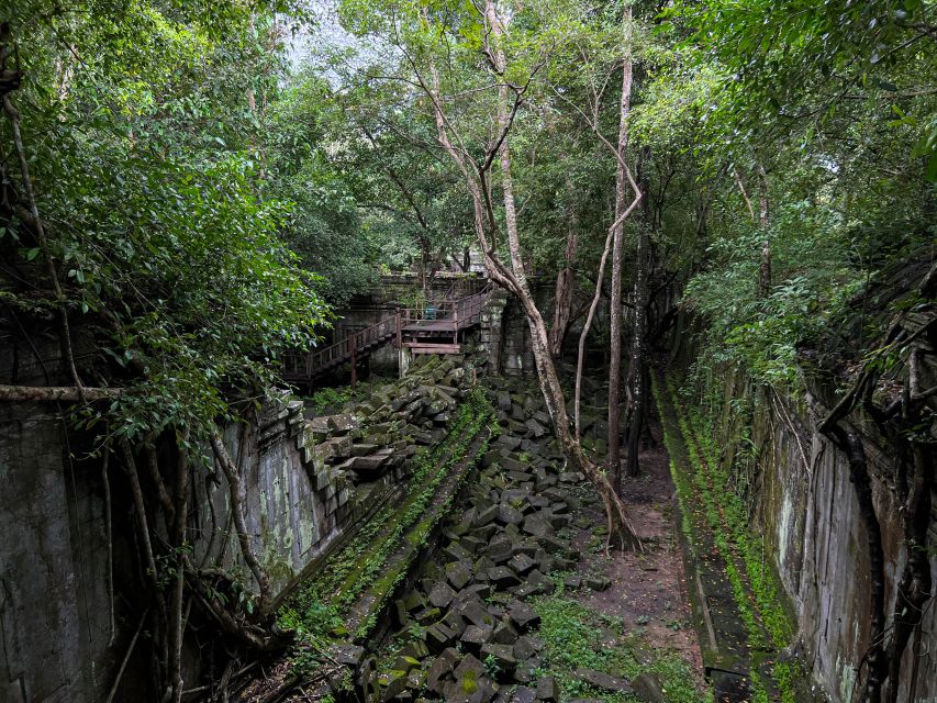 From Koh Ker: Full-Day Private Tour of Cambodian Temples