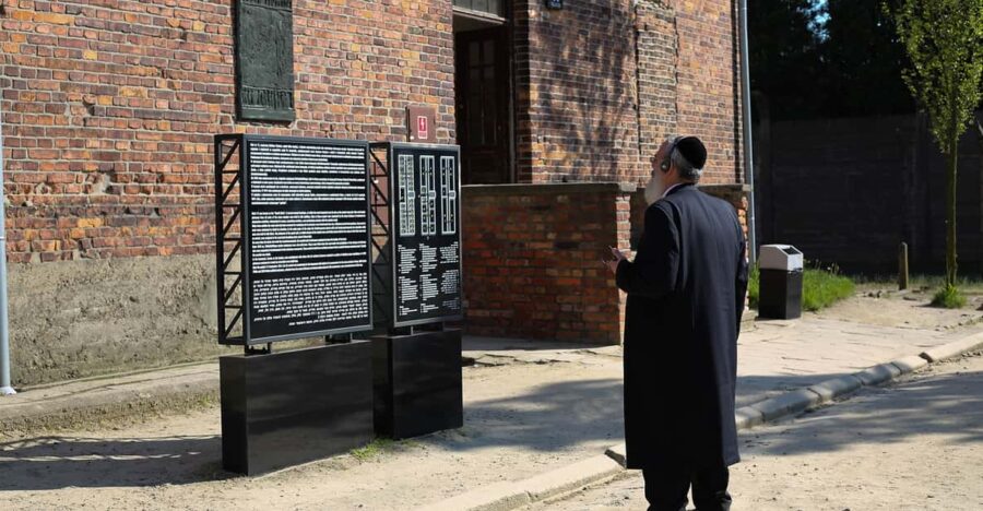 From Krakow: Auschwitz-Birkenau Full-Day Tour With Pickup