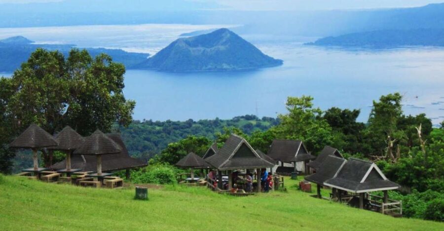 From Manila: Panoramic Tagaytay Ridge Tour
