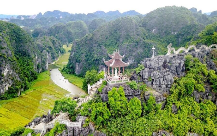 From Ninh Binh, 4 Places: Hoa Lu, Bai Dinh, Trang An, Mua Cave
