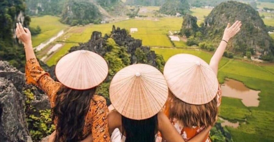 FROM NINH BINH: HOA LU – CYCLING - TAM COC –MUA CAVE