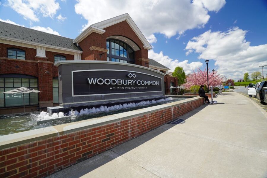 From NYC: Woodbury Common Premium Outlets Shopping Tour
