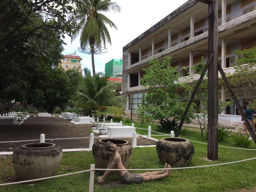 From Phnom Penh: 9-Day Cambodia Tour With Accommodation