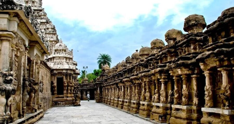 From Trichy: Private Day Tour to Tanjore & Kumbakonam
