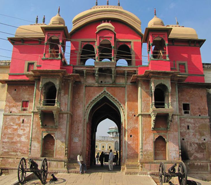 From Varanasi: Private Half-Day Ramnagar Fort Excursion - Location and History