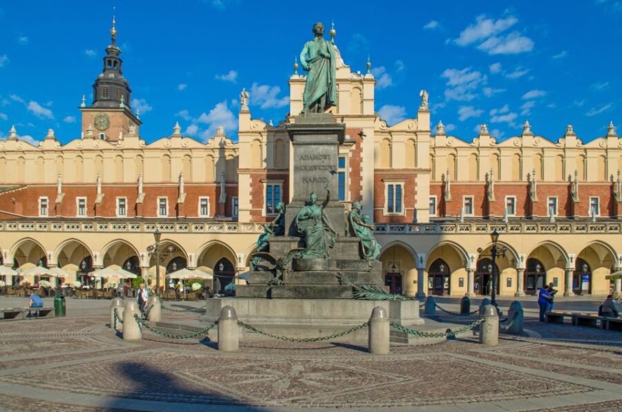 From Warsaw: Krakow Guided Private Tour With Transport