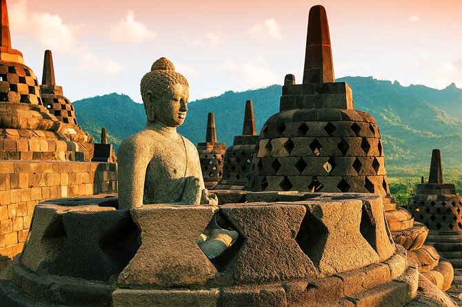 From Yogyakarta: Borobudur &Prambanan-Bromo-Waterfall-Ijen 6 Days