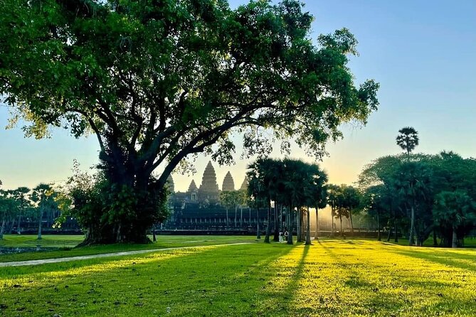Full Day Angkor Complex by Tuk Tuk – (Optional Sunrise)