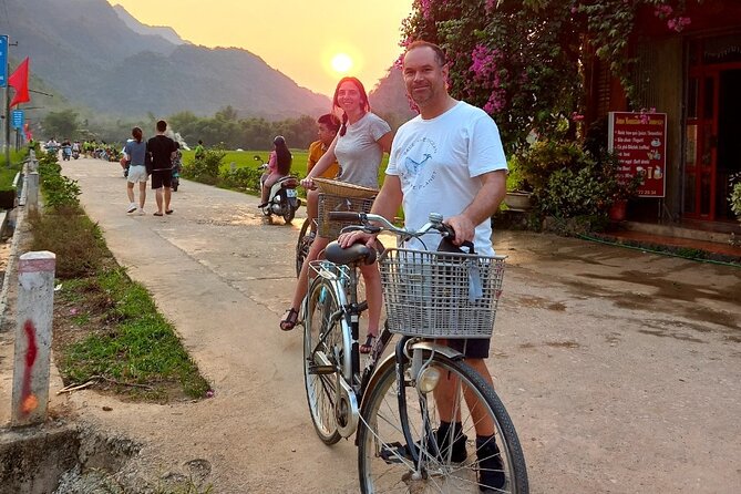 Full-Day Cycling & Handcraft Workshop in Mai Chau Valley