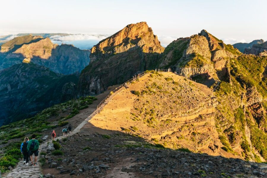 Funchal: Pico Do Arieiro and Pico Ruivo Sunrise Hike - Hiking Route and Duration