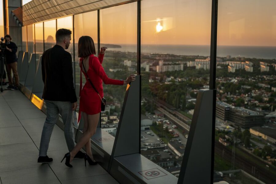 Gdańsk: Enjoy City Views and Delicious Food on the Top Floor - Overview of the Experience