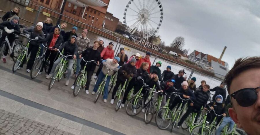 Gdansk: Guided Bike Tour of Old Town and Shipyard