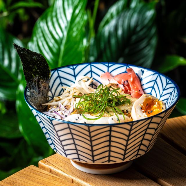 Gdańsk: Live Romantic Music and Oriental Food in the Tropics - Event Overview