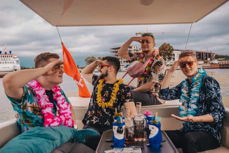 Gdańsk: Private Electric Boat Cruise on the Motława River