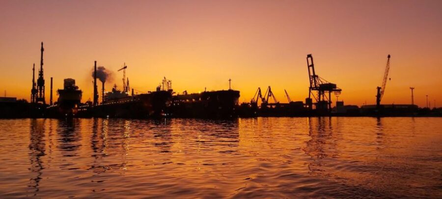 Gdańsk: Scenic Sunset Cruise With Glass of Prosecco