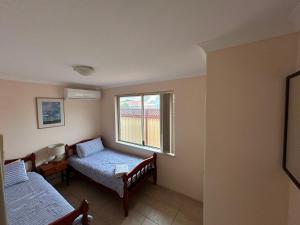 Geraldton Luxury Vacation Home With Free Streaming - Overview of the Property