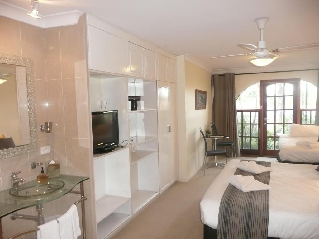 Getaway Inn Boutique Guest House - Location and Distance