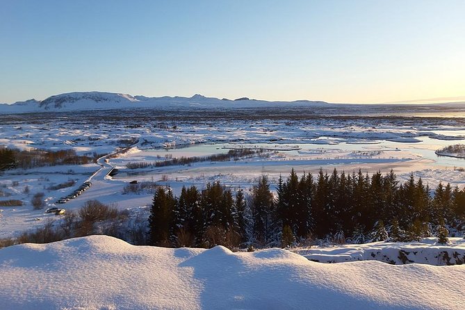 Glaciers and Aurora: Around Iceland in Winter