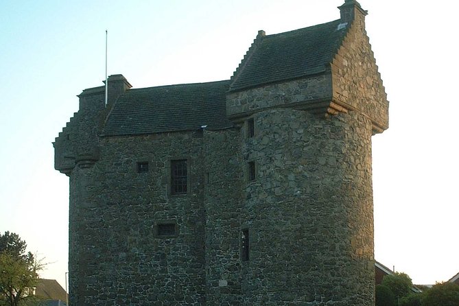 Glamis Castle and Bonnie Dundee Tour From Dundee