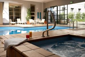 Grand Hotel Melbourne - Location and Surrounding Area