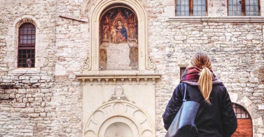 Gubbio: Private Walking Tour and Food Tasting