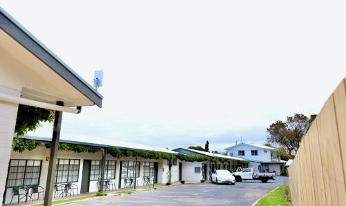 Guichen Bay Motel - Location and Accessibility