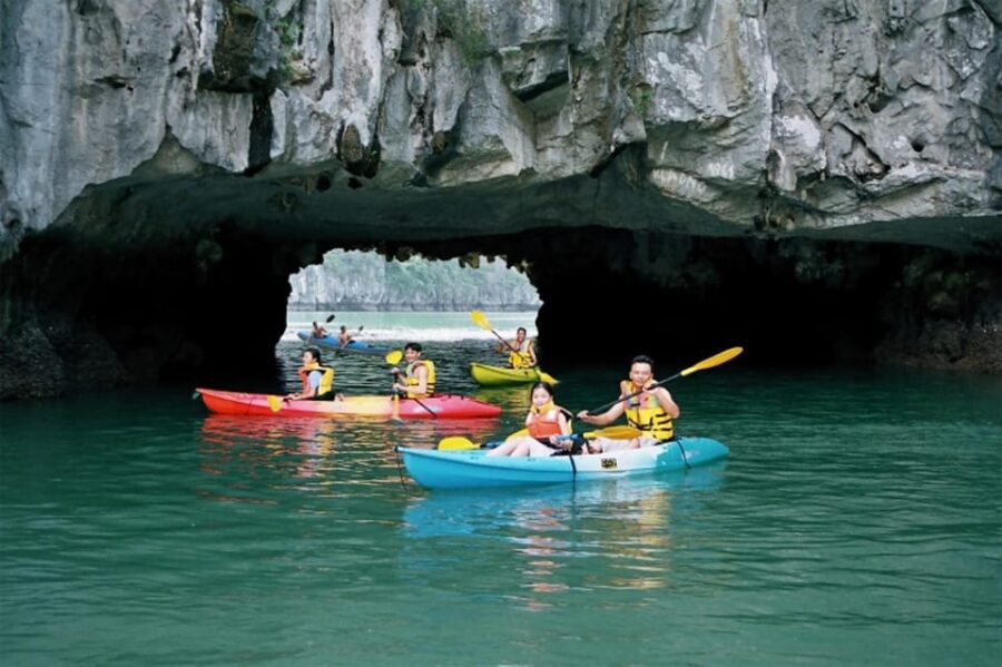 Ha Long Bay Day Cruise With Pick up and Drop off