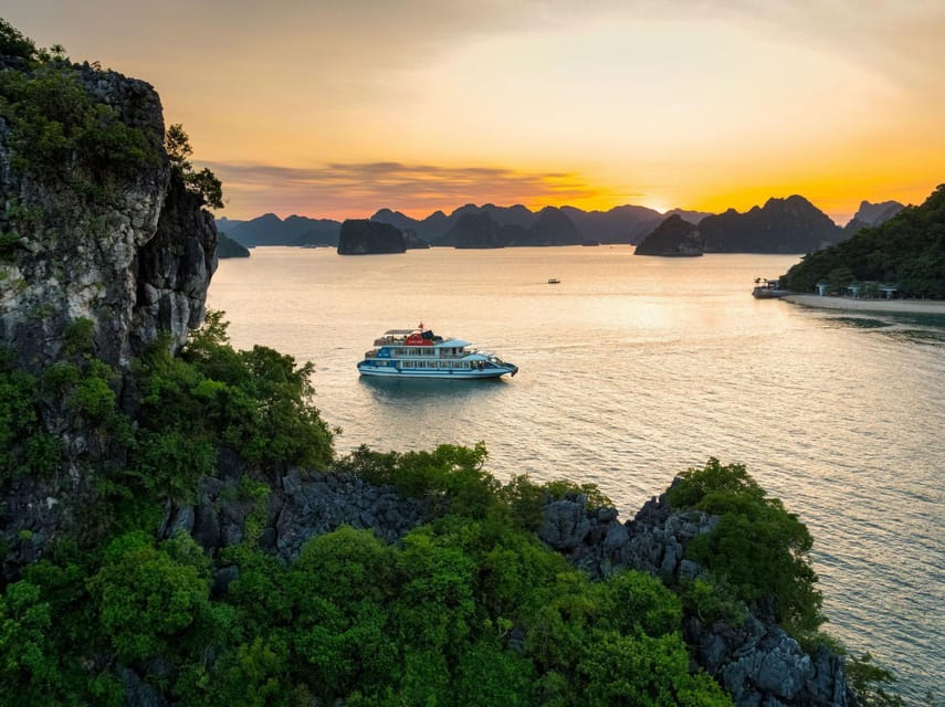 Ha Long Day Cruise With Limousine Transfer