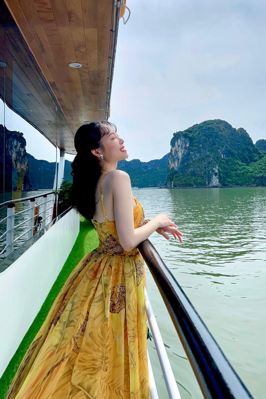 Ha Long Full Day Trip ;Sung Sot Cave, Titov Island, Kayaking