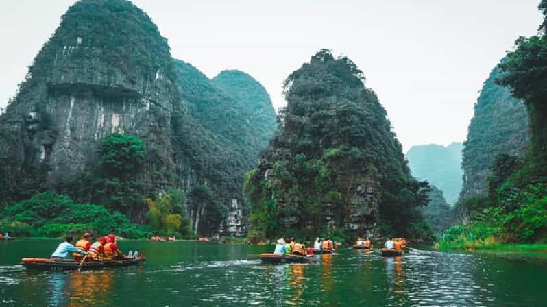 HA NOI: HOA LU – TAM COC – MUA CAVE 1 DAY TRIP BY LIMOUSINE