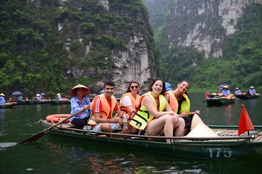 Ha Noi: Hoa Lu-Trang An-Mua Cave Exploration & Fun Activity