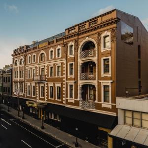 Hadleys Orient Hotel - Hotel History and Legacy