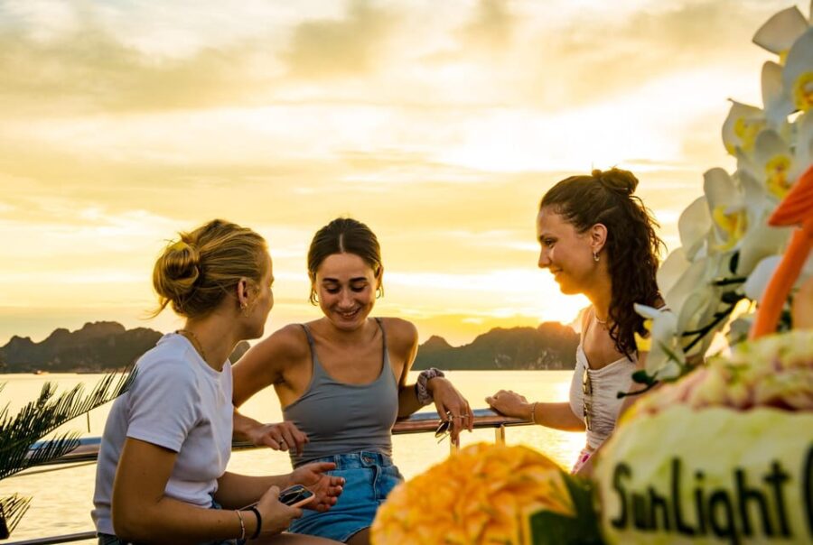 Halong Bay Full Day Tour Deluxe & Small Group, Buffet, Kayak